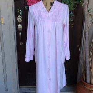 Short pink robe